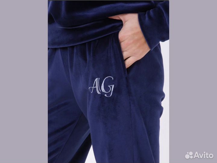 Велюровый костюм женский спортивный