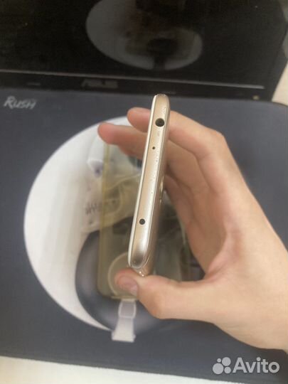 Телефон Xiaomi Redmi 5 Plus 4x64