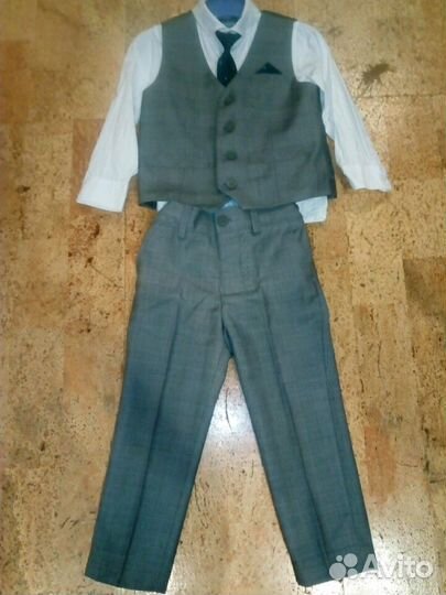 Костюм. Брюки,рубашка,жилет и галстук next