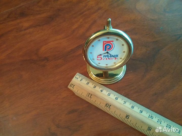 Ретро старые старинные часы 1990 ые