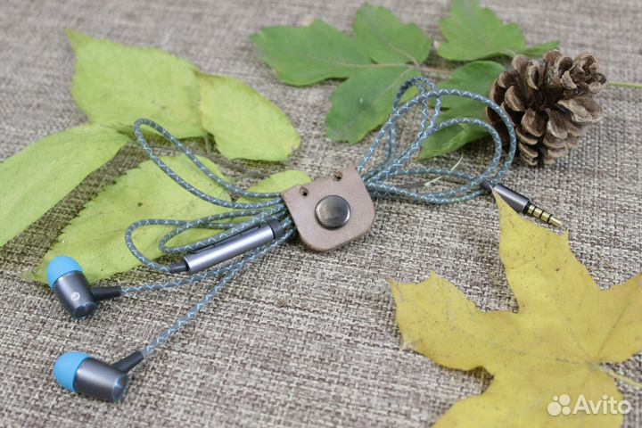 Кожаный держатель для наушников