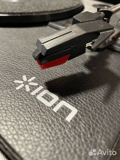 Проигрыватель виниловых пластинок