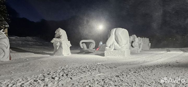 Снежная деревня, хибины