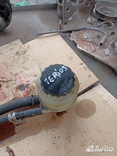 Бачок гур Daihatsu Terios