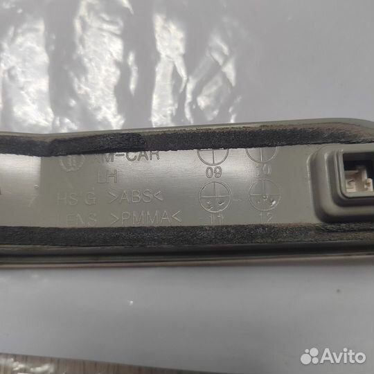 Повторитель поворота в зеркало киа Sorento xm