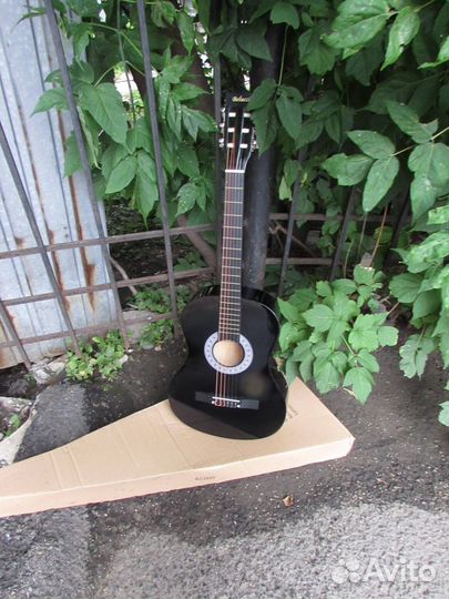 Гитара акустическая