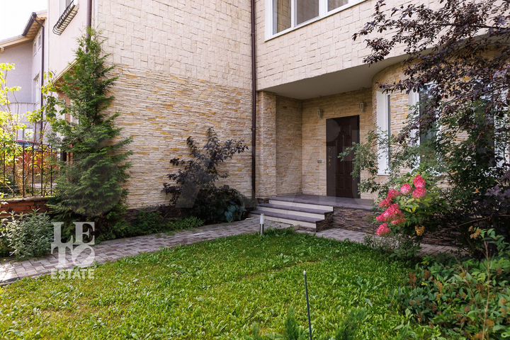 Таунхаус 268 м² на участке 3 сот.