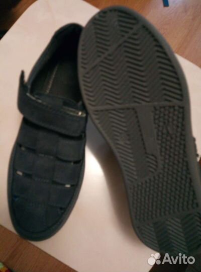 Новые туфли на мальчика из натуральной кожи