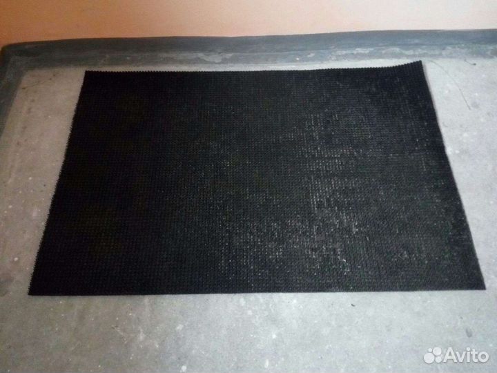 Коврик пластиковый щетинистый 88Х130см