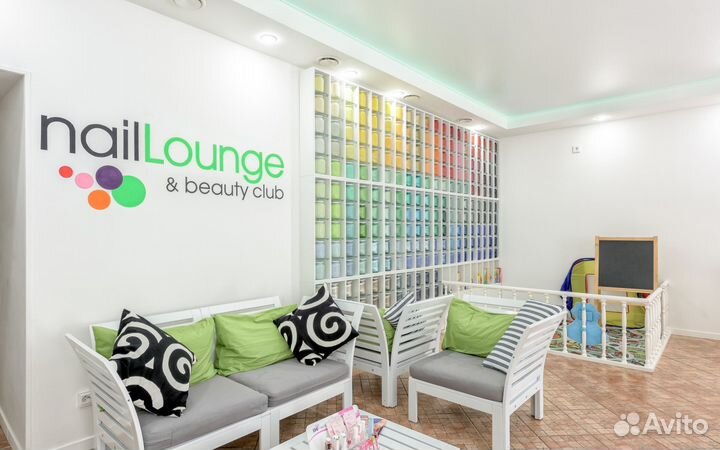 Мастер по маникюру и педикюру