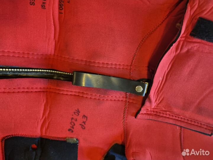 Спасательный гидрокостюм