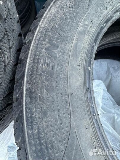 Kumho I'Zen RV KC15 235/65 R17