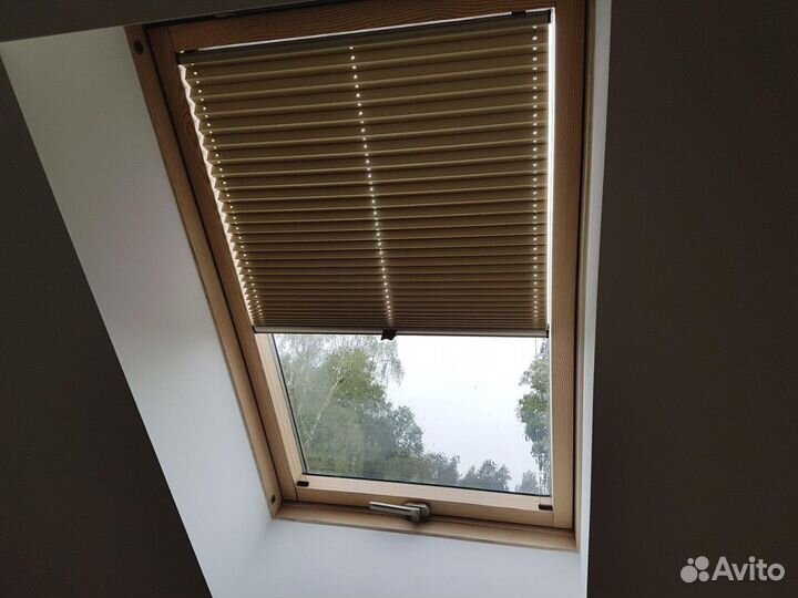 Жалюзи на мансардные окна