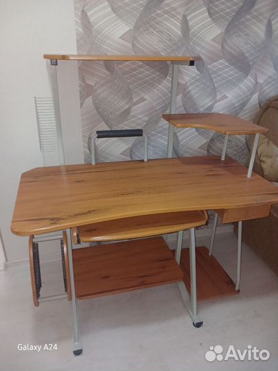 Компьютерный стол