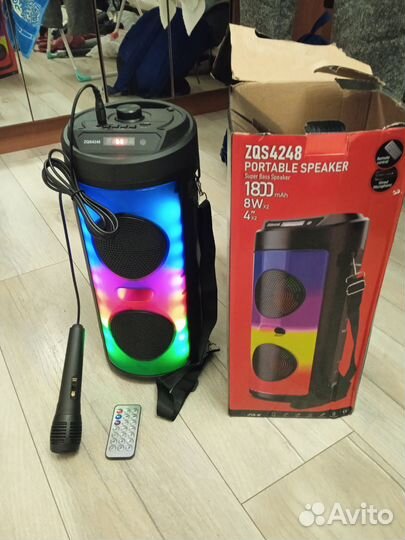 Музыкальная колонка с блютузом и караоке