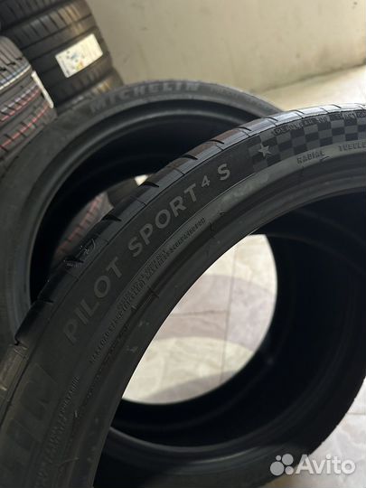 Michelin Pilot Sport 4 S 315/30 R22 107Y