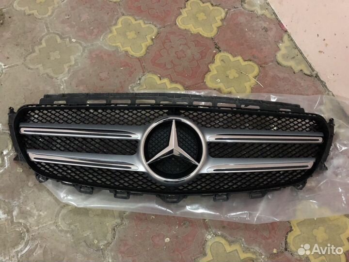 Продаю решетку радиатора для Mersedes E class W213