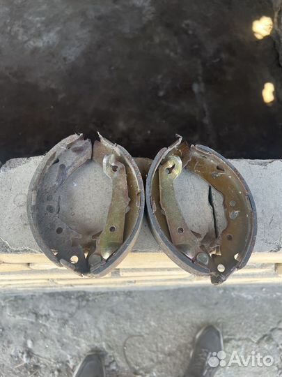 Тормозные колодки задние на hyundai accent