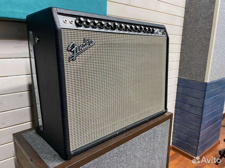 Комбик Fender Twin Amp 100 2*12 возможен обмен