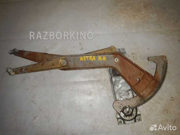 Стеклоподъемник механический передний правый 01401