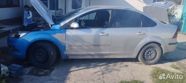 Ford Focus 1.6 AT, 2005, 3 000 км