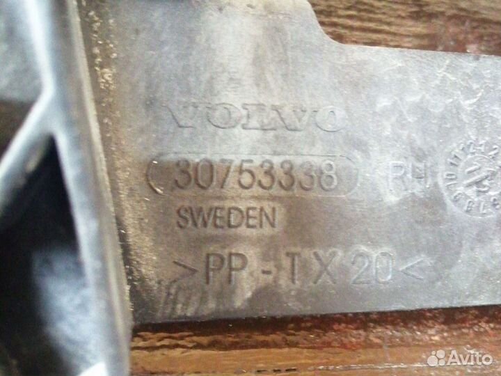 Кронштейн замка задний на Volvo Xc60