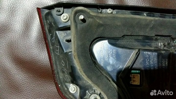 Фонарь задний левый Toyota лк 200