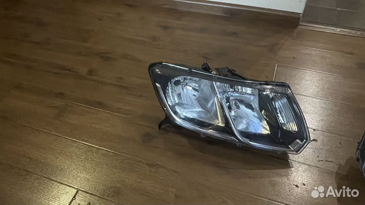 Фара левая правая Renault logan 2 2014-2018г