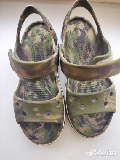 Сандалии Crocs