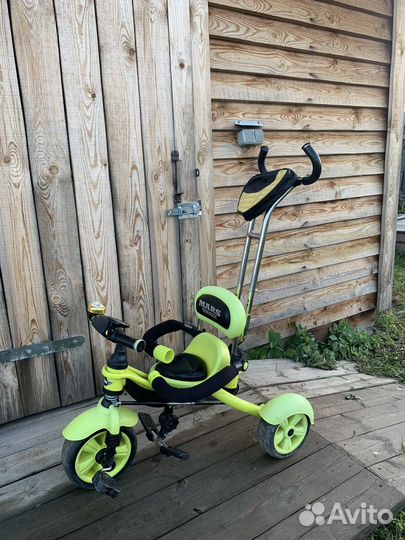 Трехколесный велосипед с ручкой