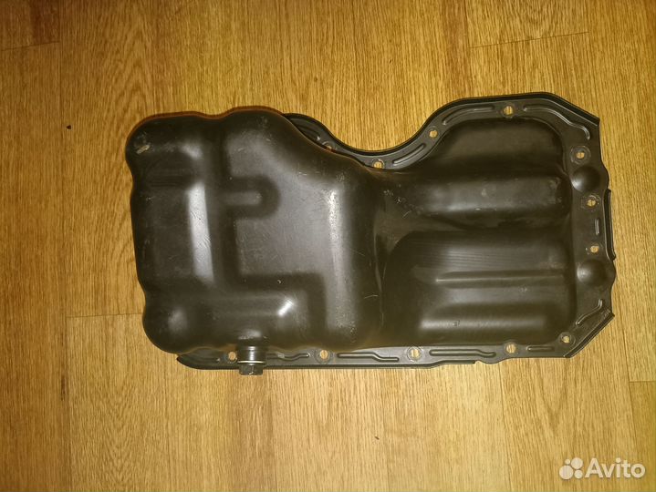 Масляный поддон двигателя Mazda 3 1.6 Z6