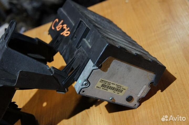 Блок предохранителей dodge Grand Caravan 2001-200