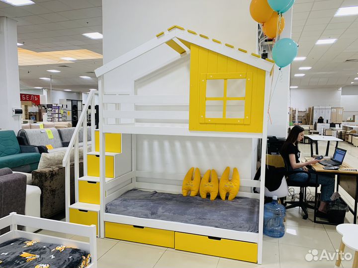 Детская двухярусная кровать