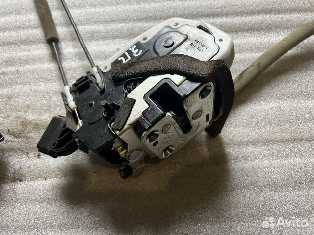 Nissan Juke замок двери задней