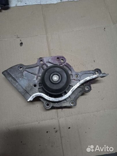 Помпа audi a8 d2 ауди а8 д2 akg 4,2