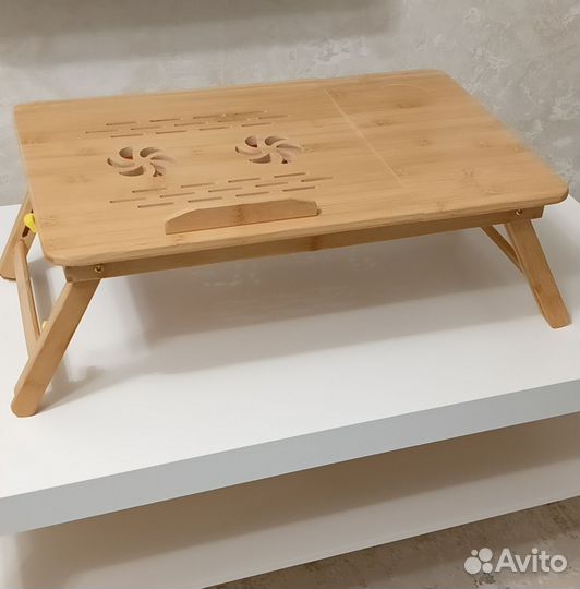 Поднос-столик для ноутбука со складными ножками