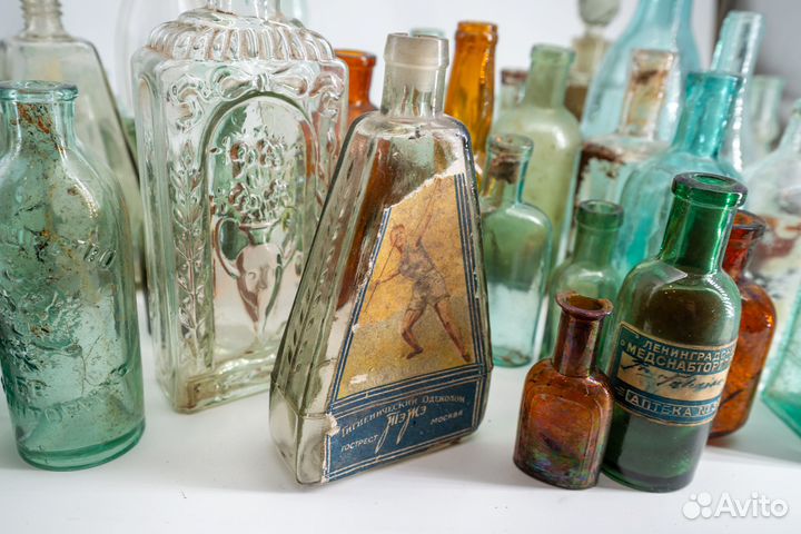 Старинные бутылочки, аптечные, парфюм итд