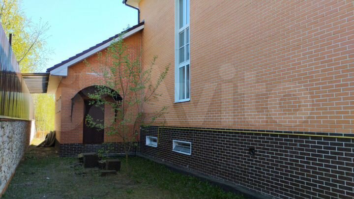 Коттедж 530 м² на участке 28 сот.