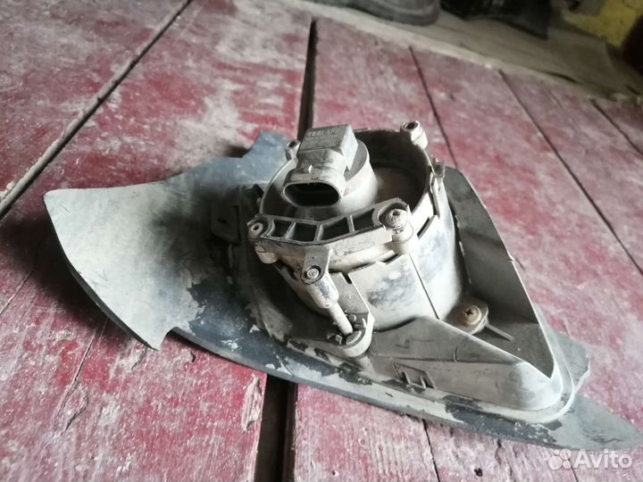 Противотуманная фара Левая