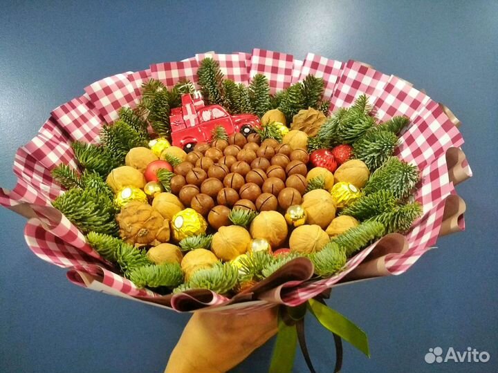 Ореховый букет с сухофруктами