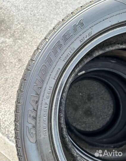 Dunlop Grandtrek ST20 215/60 R17