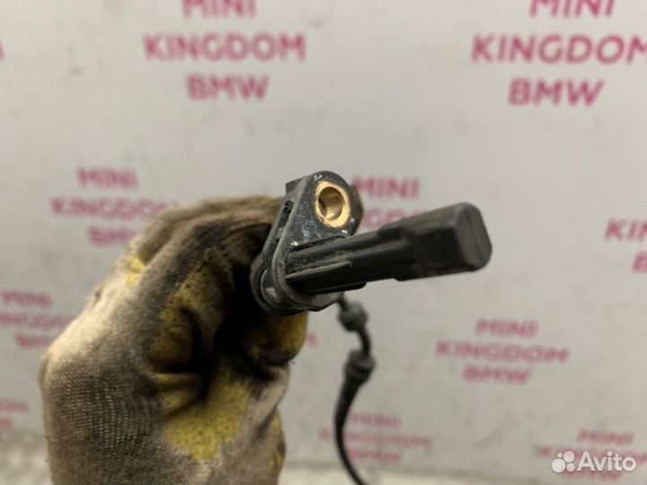 Датчик ABS задний правый Volkswagen Passat B6