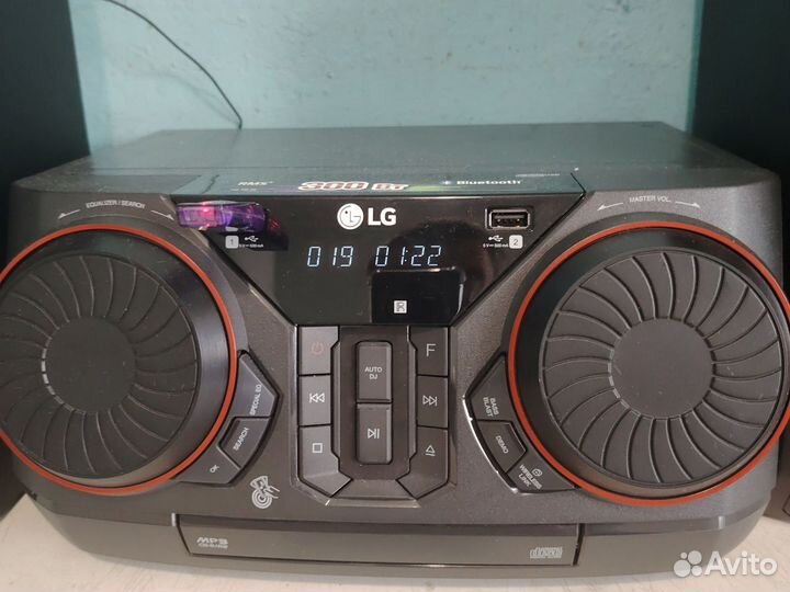 Мини Hi Fi система LG CK43 300 вт