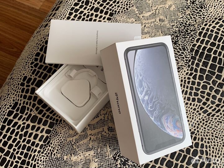 Коробки от iPhone xr, 6s, 6s+, airpods