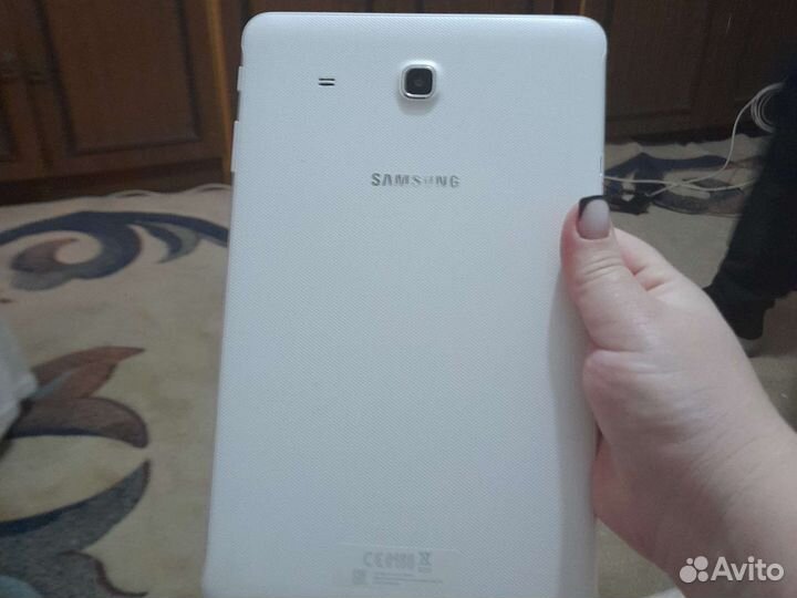 Планшет samsung sm t560