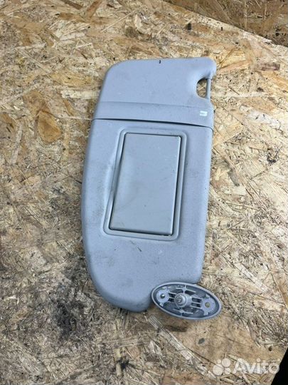 Солнцезащитный козырек правый Ford Focus 2 2010