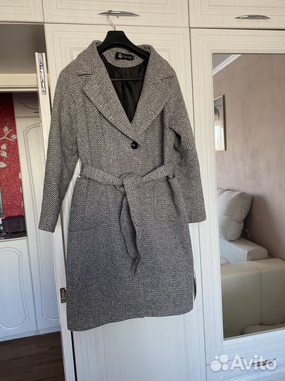 Пальто женское 48 размер