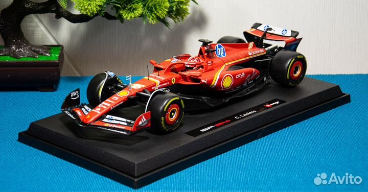 Модель болида F1 Ferrari SF24, 1:18, Леклер