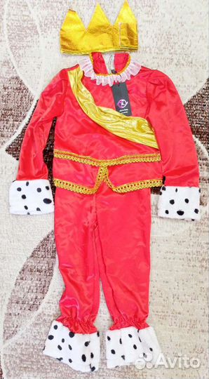 Новогодний костюм король