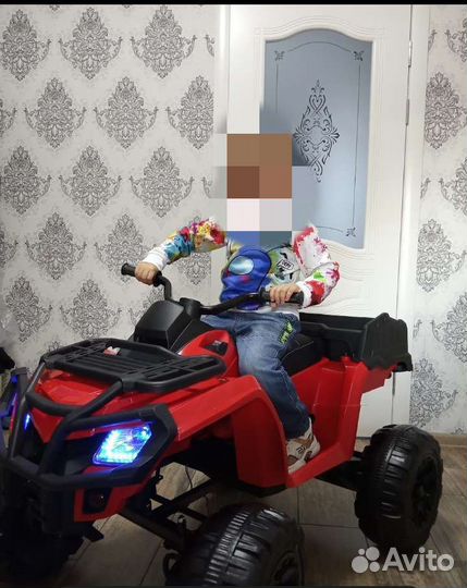 Детский квадроцикл на аккумуляторе